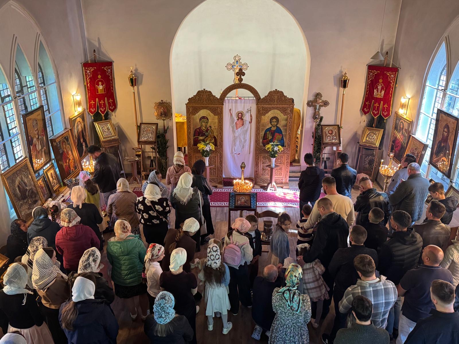 Sfînta şi Dumnezeiasca Liturghie.  Duminica a 6-a după Paști.    (a Orbului din naștere )