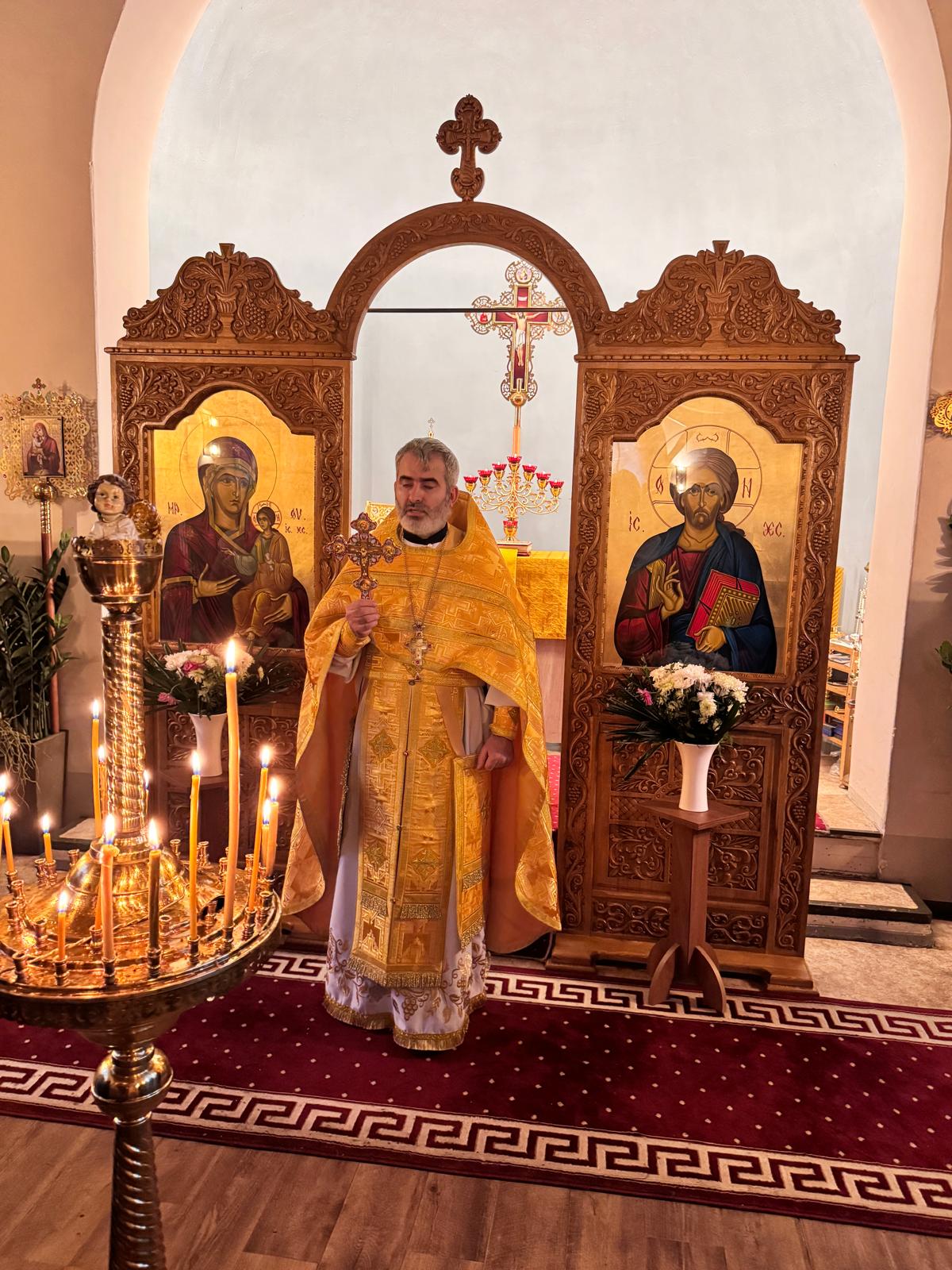 Sfânta și Dumnezeiasca Liturgie din Duminica Izgonirii lui Adam din Rai