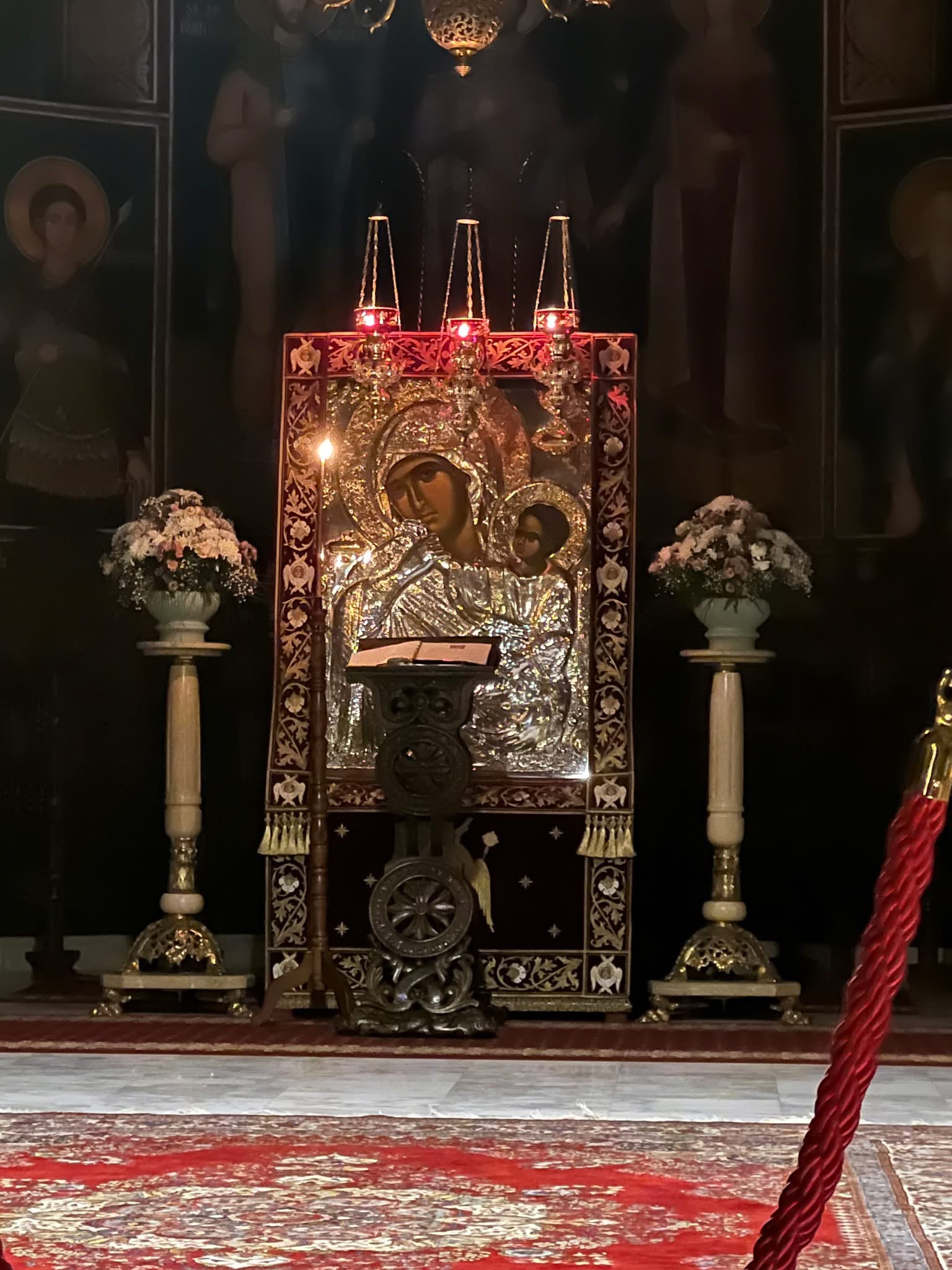 De ce o numim „Maica Vieții” pe Fecioara Maria!